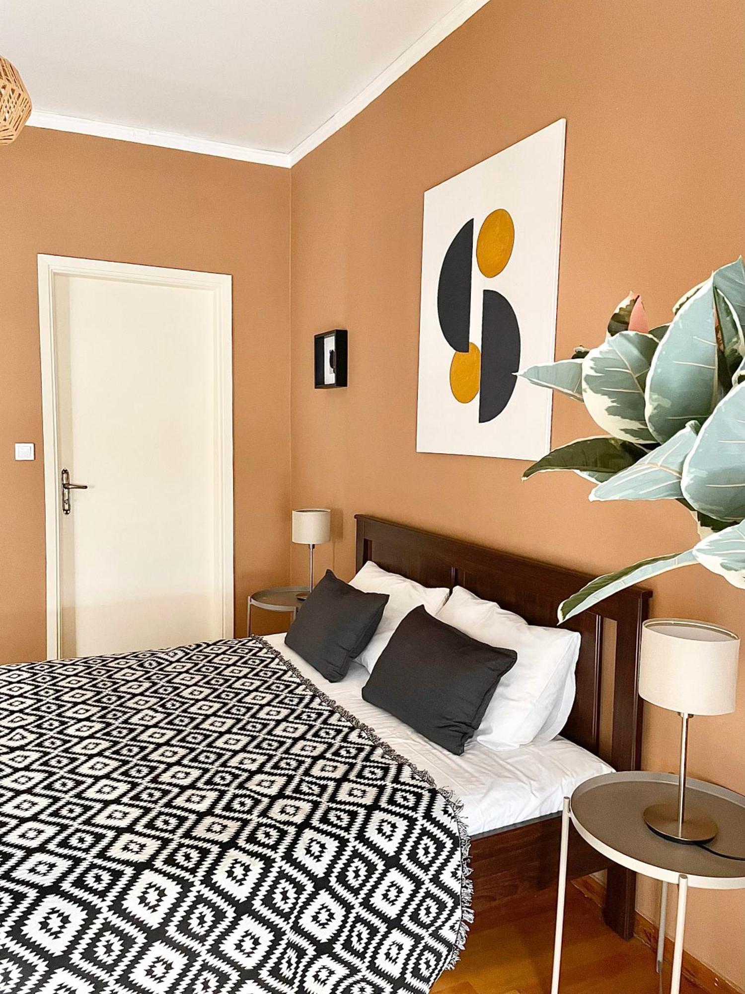 Comfy And Spacious Two Bedroom Apartment With Balcony Athens Exterior photo