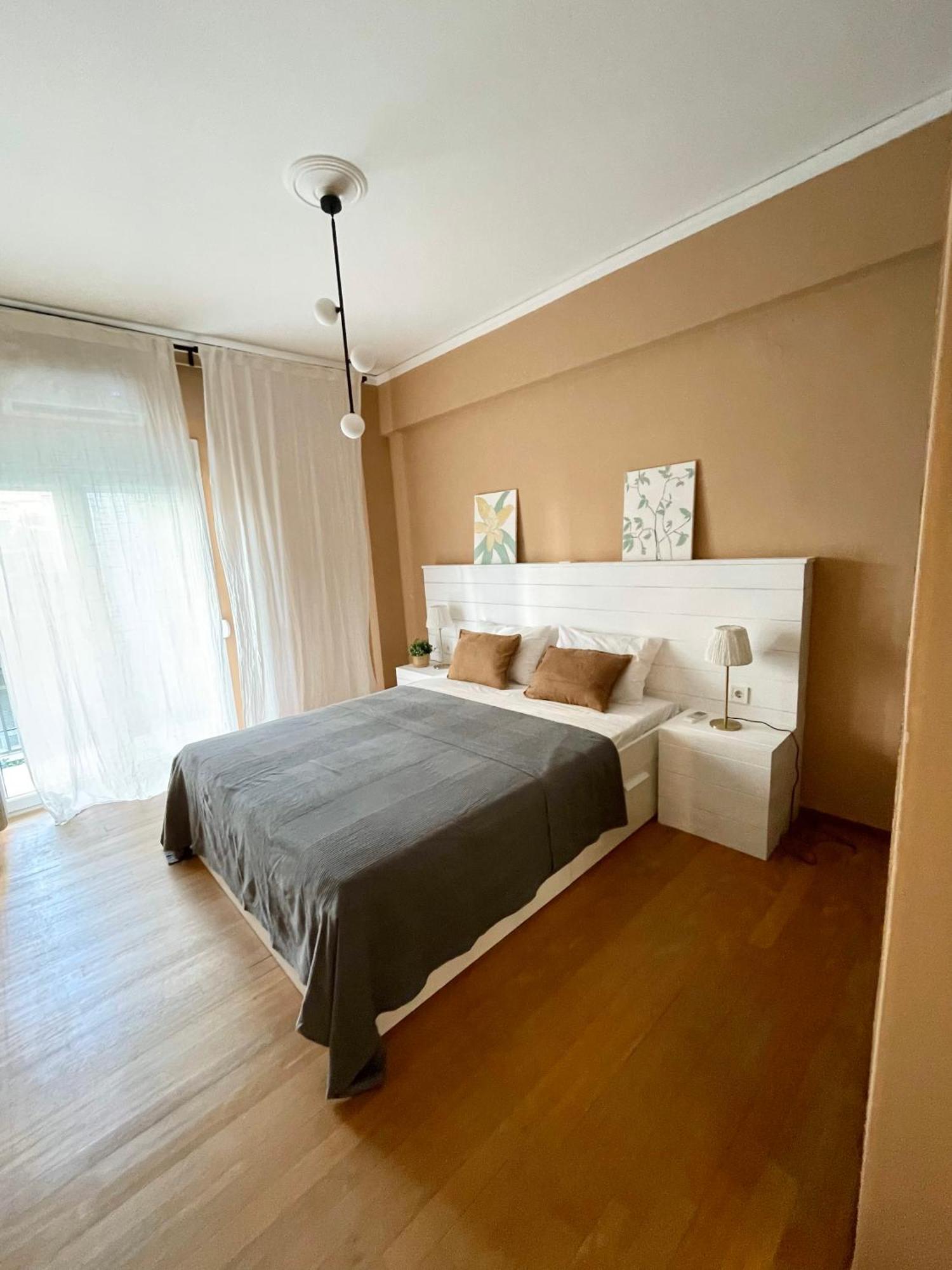 Comfy And Spacious Two Bedroom Apartment With Balcony Athens Exterior photo