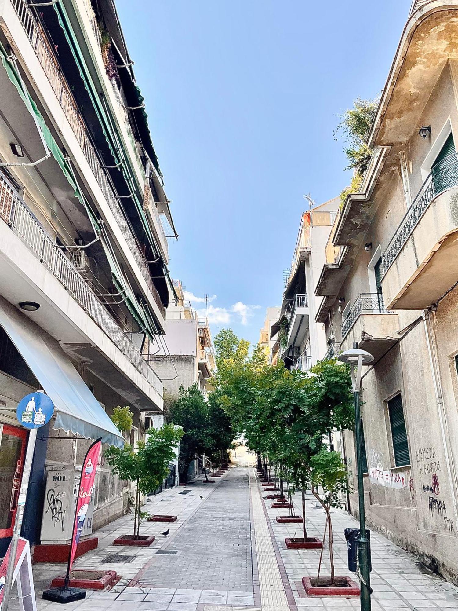 Comfy And Spacious Two Bedroom Apartment With Balcony Athens Exterior photo